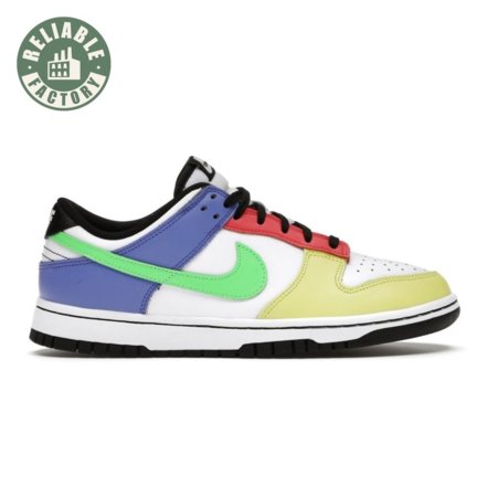 Wmns Dunk Low 'Green Strike' Size 36-47.5