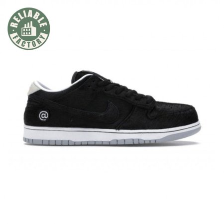 Medicom Toy x Dunk Low SB Size 36-46